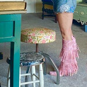 Fringe-Tastic Boots— Like Lash Extensions For Your Feet!